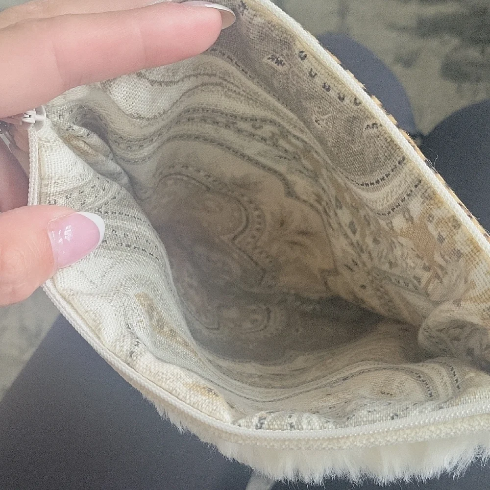 Handmade chic crossbody